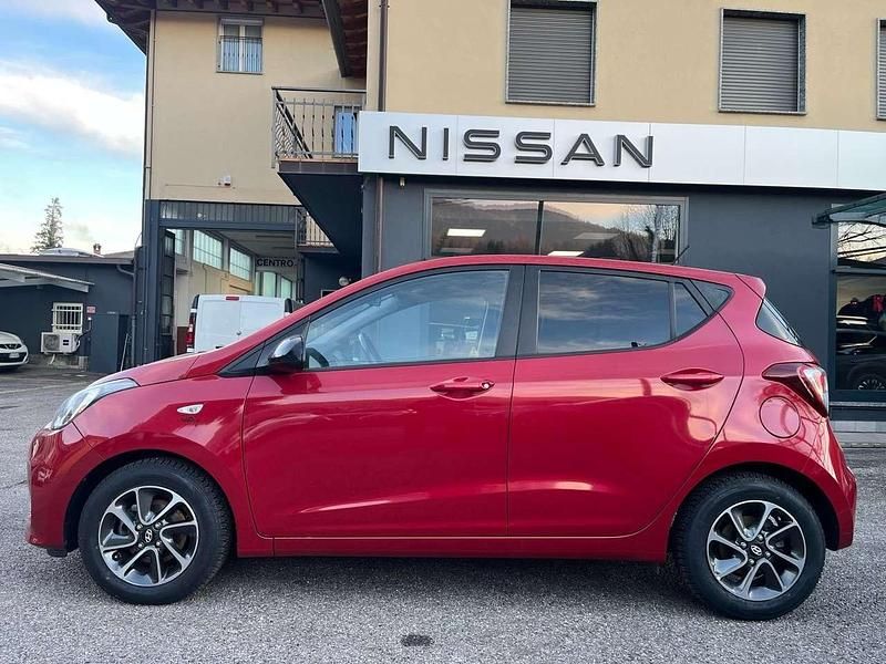 Rosso Usata 2019 Hyundai i10 Advanced Due volumi | 11.500 € (Molto cara) - Immagine 1/4
