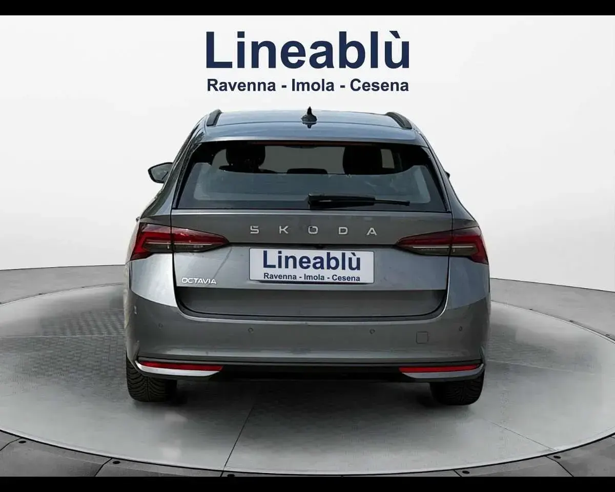 Begagnad Skoda Octavia Executive 150 HK (110 kW) 2025 Grå Kombi