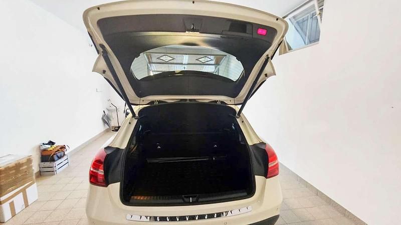 Usata Mercedes GLA200 Premium Plus 136 CV (100 kW) 2018 Bianco SUV