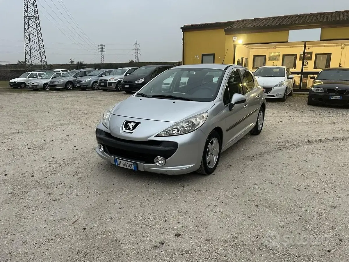 Usata Peugeot 207 75 CV (55 kW) 2009 Utilitaria