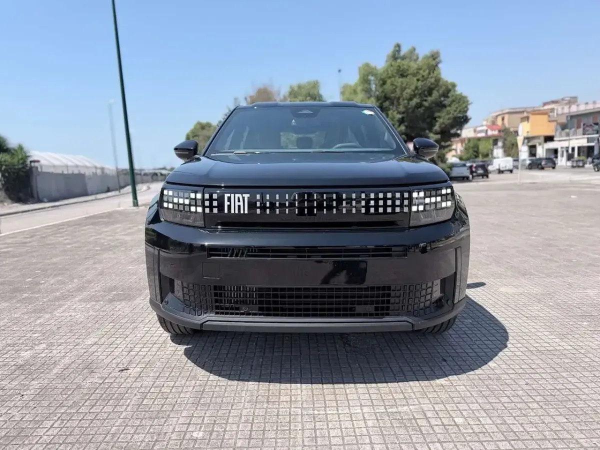 Nuova Fiat Grande Panda Icon 101 CV (74 kW) 2026 Nero Utilitaria