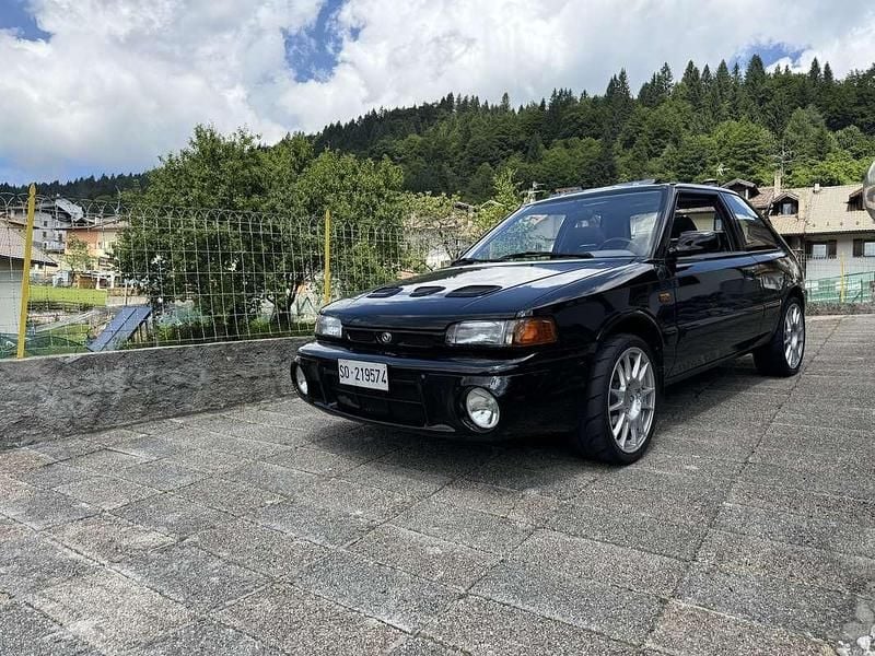 Usata Mazda 323 185 CV (136 kW) 1992 Nero Berlina