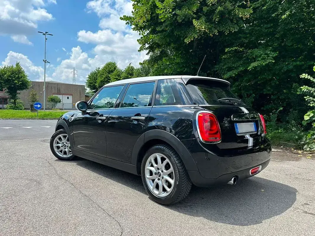 Usata Mini ONE 102 CV (75 kW) 2015 Nero Utilitaria