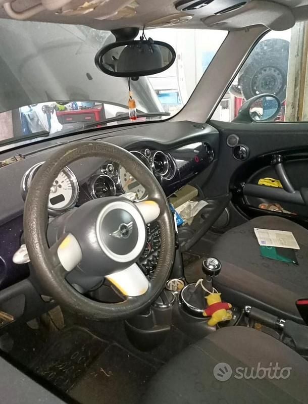 Usata Mini One D 88 CV (64 kW) 2006 Nero Utilitaria