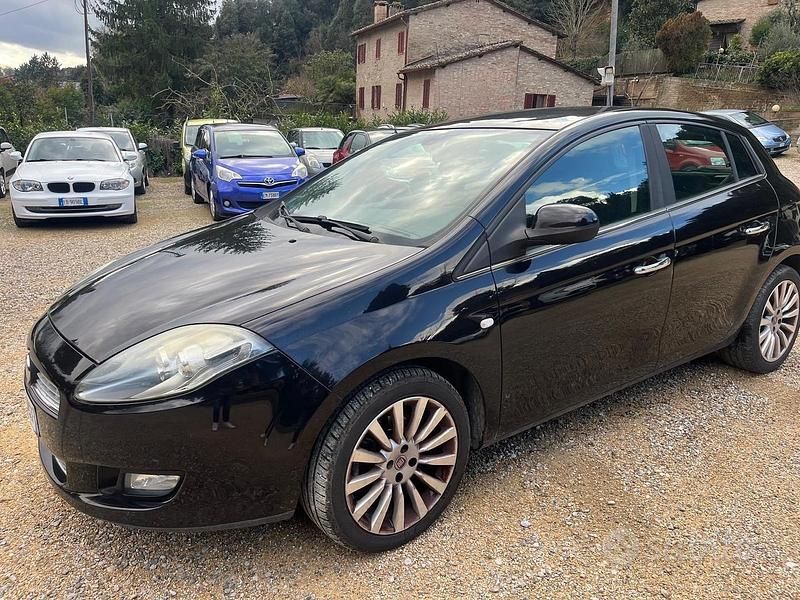 Usata Fiat Bravo 120 CV (88 kW) 2012 Nero Utilitaria