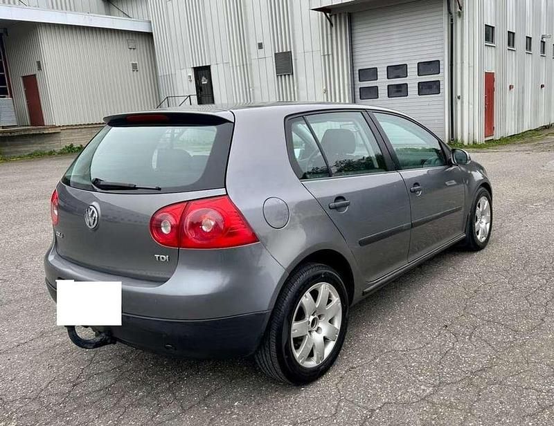 Usata VW Golf IV Trendline 105 CV (77 kW) 2005 Grigio Berlina