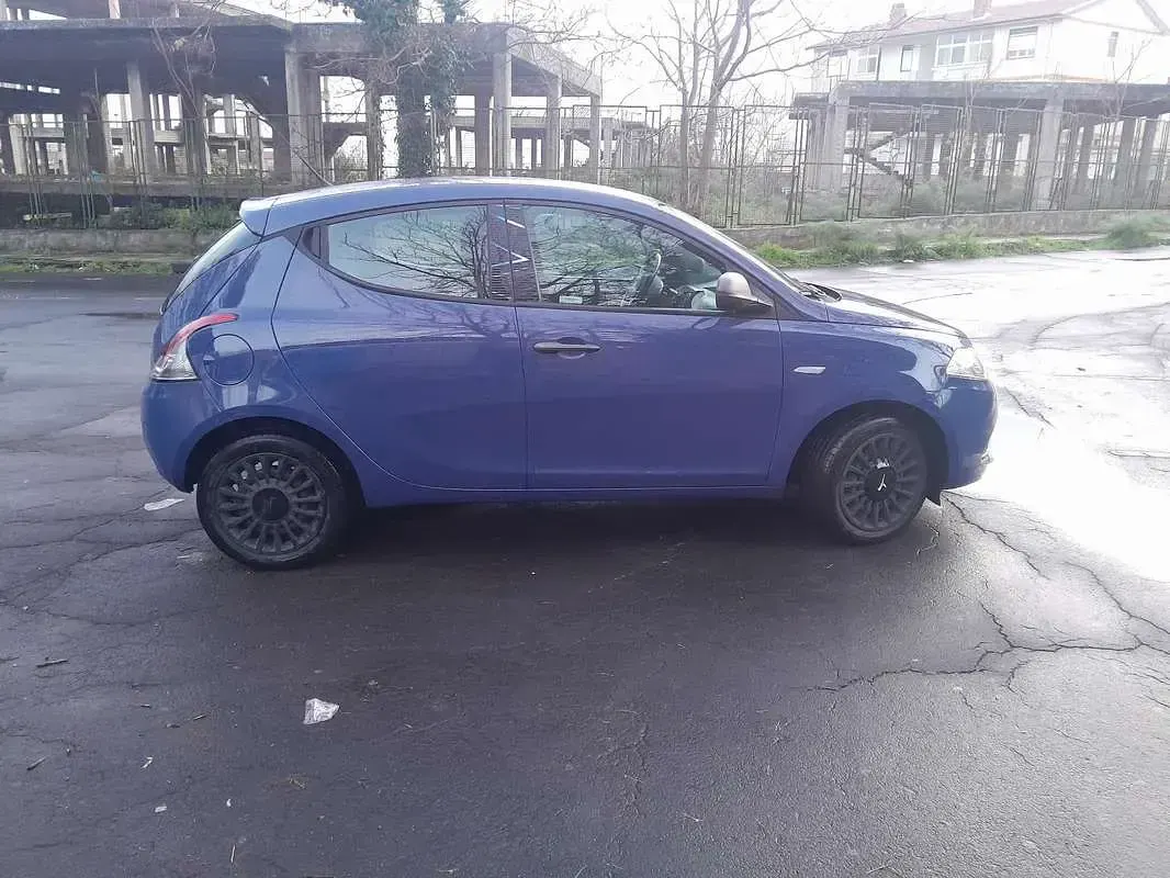 Usata Lancia Ypsilon 69 CV (50 kW) 2017 Utilitaria