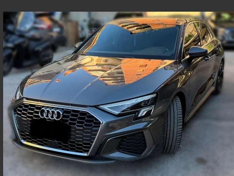 Grigio Usata 2024 Audi A3 Sportback S-Line Due volumi | 32.000 € (Ottimo prezzo) - Immagine 1/4
