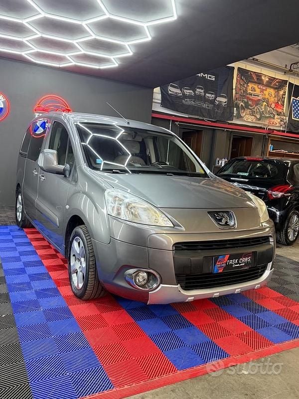 Usata Peugeot Partner Tepee Premium 110 CV (80 kW) 2008 Grigio Monovolume