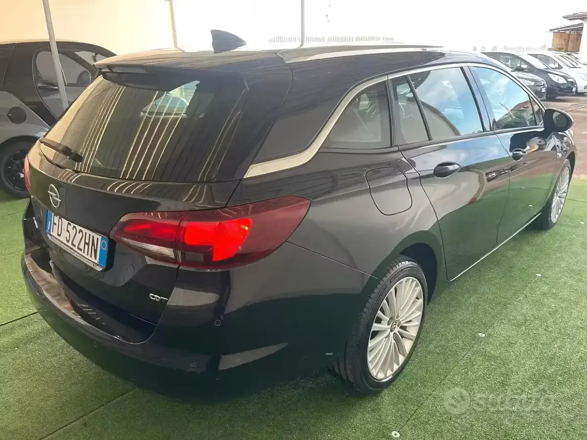 Usata Opel Astra 110 CV (80 kW) 2016 Nero Station wagon