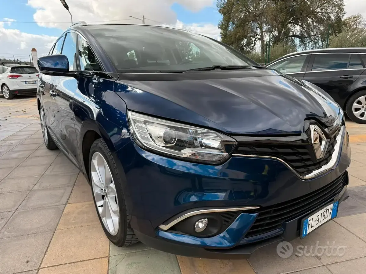 Usata Renault Scénic 110 CV (80 kW) 2017 Bluazzurro Monovolume