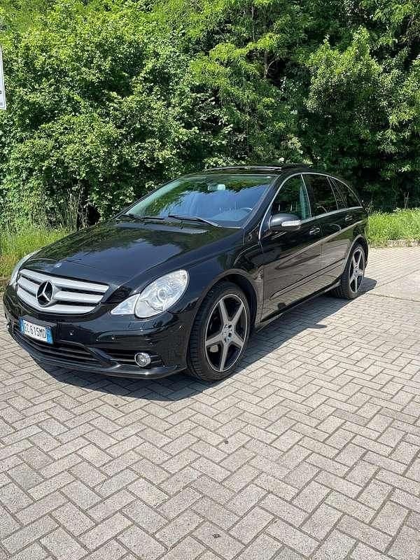 Usata Mercedes R320 224 CV (164 kW) 2010 Nero Monovolume