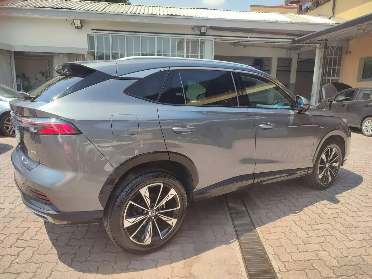 Usata MG HS Luxury 170 CV (125 kW) 2025 Grigio SUV