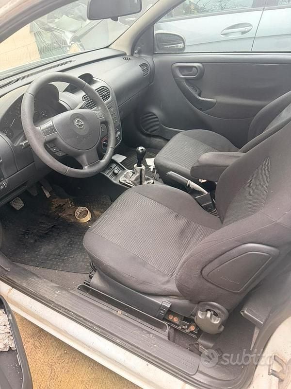 Occasion Opel Corsavan 50 ch (36 kW) 2005 Blanc Citadine