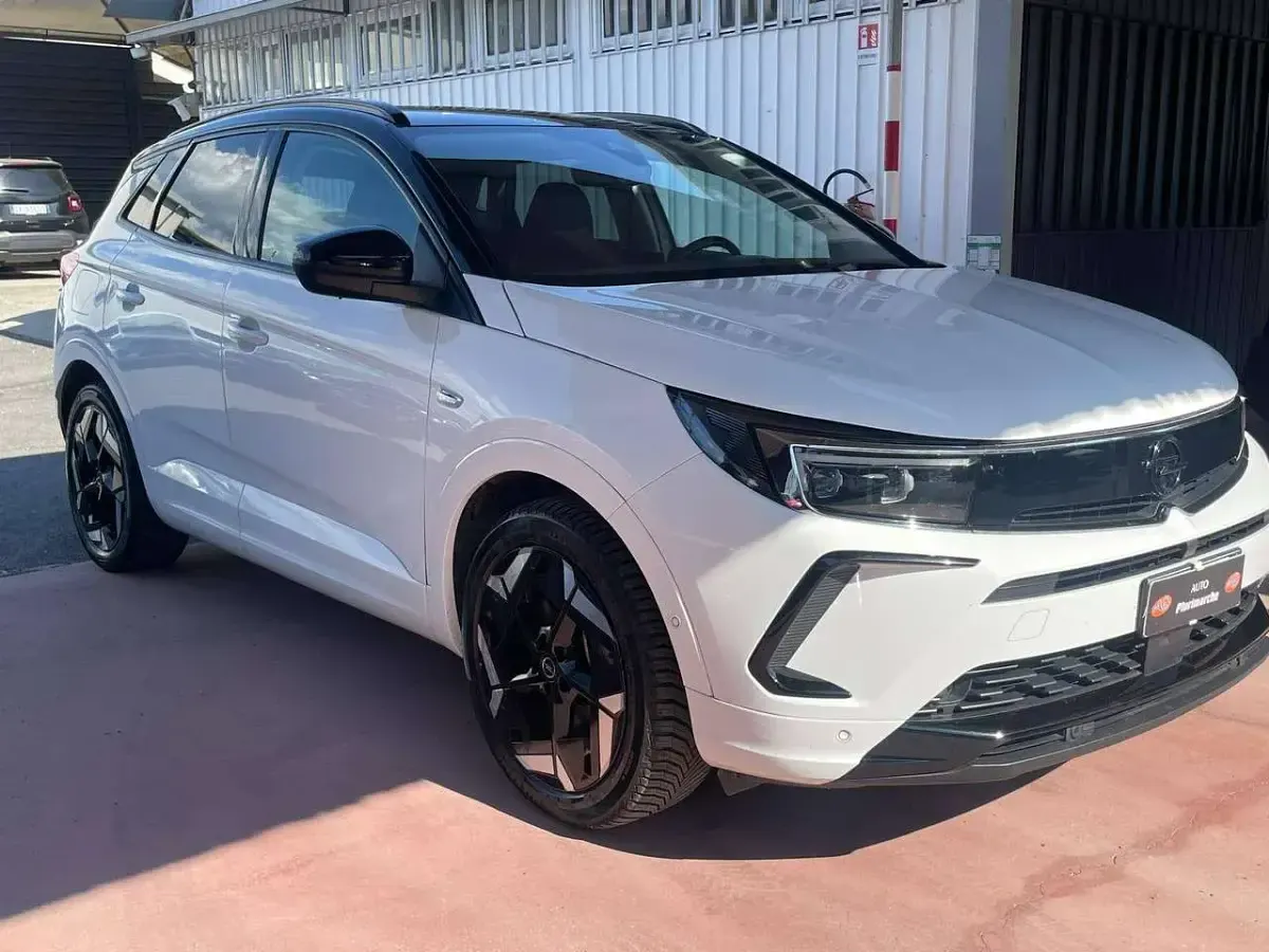 Usata Opel Grandland X 200 CV (147 kW) 2023 Bianco SUV