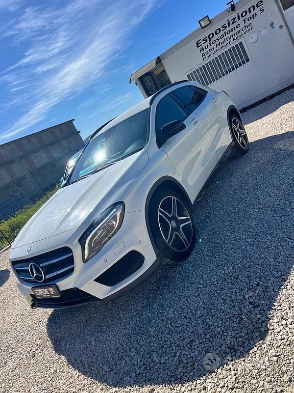Usata Mercedes GLA200 AMG 135 CV (99 kW) 2015 Bianco SUV