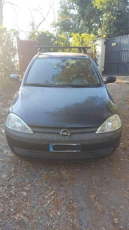 Blu/azzurro Usata 2001 Opel Corsa Comfort Tre volumi | 1450 € (Buon prezzo) - Immagine 1/4