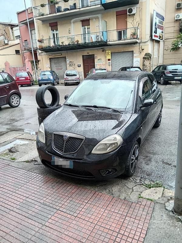 Usata 2009 Lancia Ypsilon Due volumi | 1750 € - Immagine 1/4