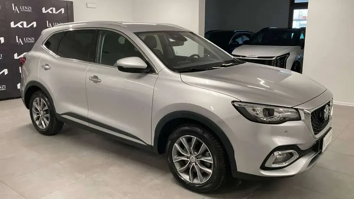 Usata MG HS Luxury 162 CV (119 kW) 2023 Argento SUV