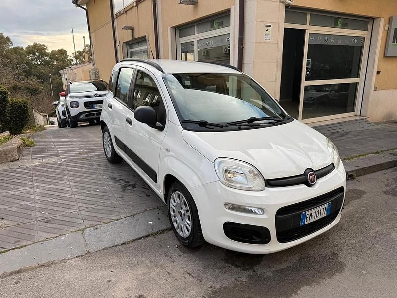 Usata Fiat Panda Lounge 75 CV (55 kW) 2012 Bianco Utilitaria
