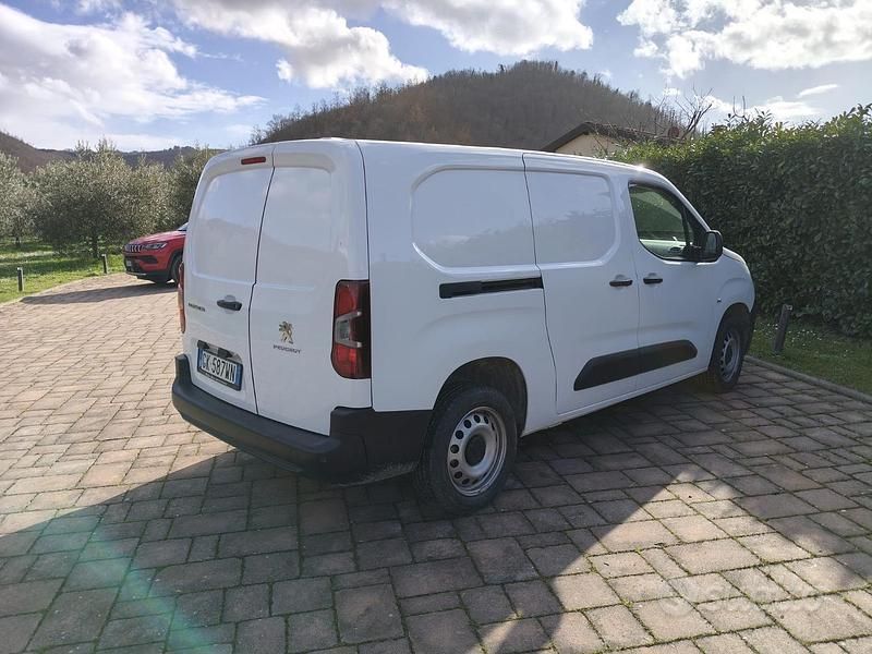 Usata Peugeot Partner 102 CV (75 kW) 2022 Bianco Monovolume