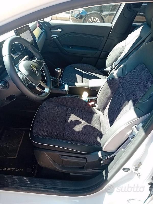 Usata Renault Captur 100 CV (73 kW) 2024 SUV