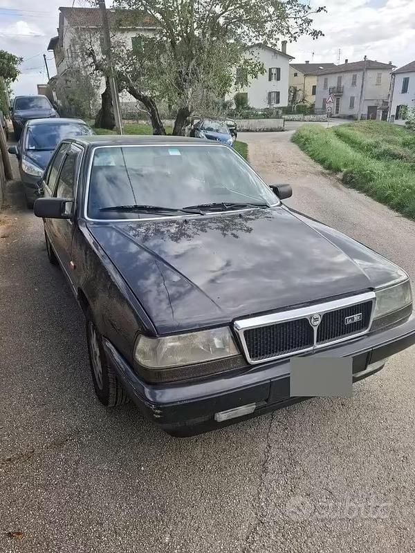 Usata Lancia Thema 147 CV (108 kW) 1990 Nero Berlina