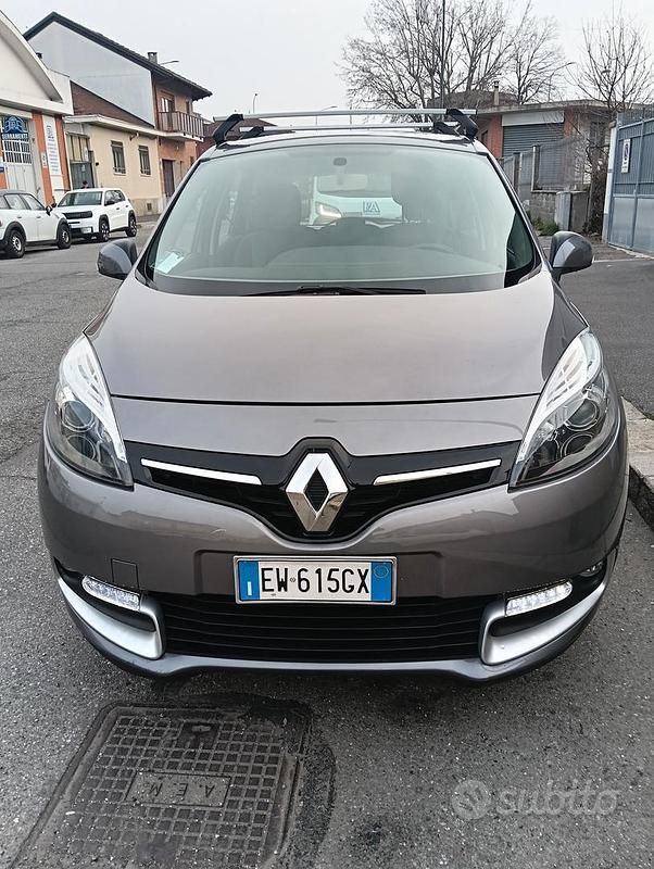 Usata Renault Scénic III 110 CV (80 kW) 2014 Grigio Monovolume
