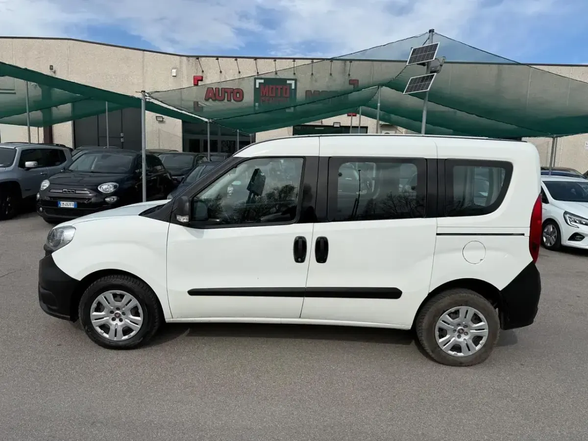 Usata Fiat Doblò 95 CV (69 kW) 2017 Bianco Monovolume