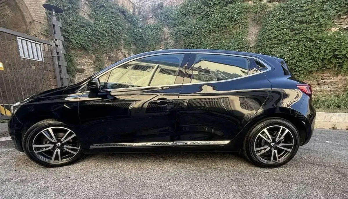 Usata Renault Clio V Intens 101 CV (74 kW) 2020 Nero Berlina