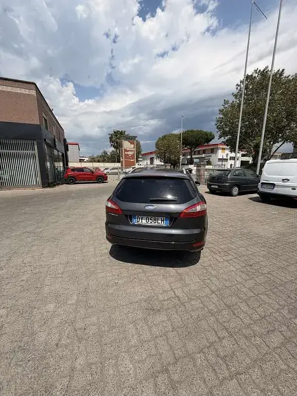 Usata Ford Mondeo Ghia 140 CV (102 kW) 2010 Blu/azzurro Station wagon