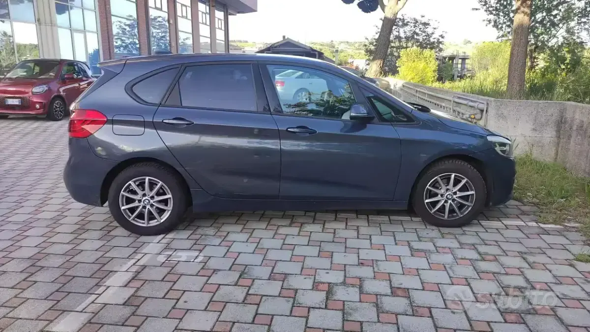 Usata BMW 218 Advantage 150 CV (110 kW) 2016 Blu Monovolume