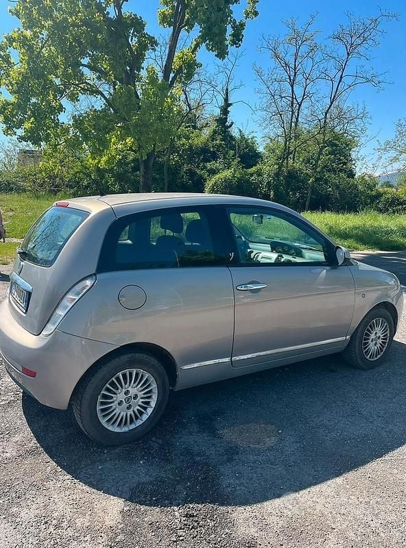 Usata Lancia Ypsilon 2010 Utilitaria