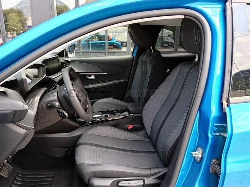 Usata Peugeot e-208 Allure 100 kW (136 CV) 2024 Blu Utilitaria