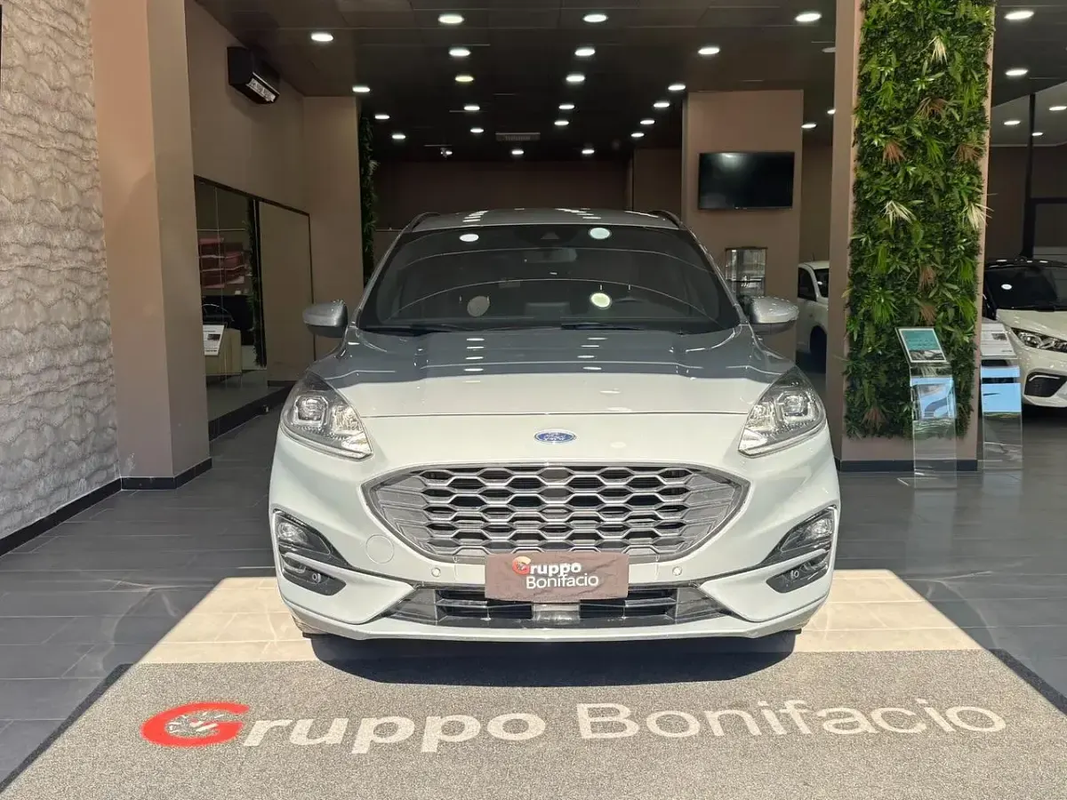 Usata Ford Kuga ST-Line 120 CV (88 kW) 2022 Grigio SUV