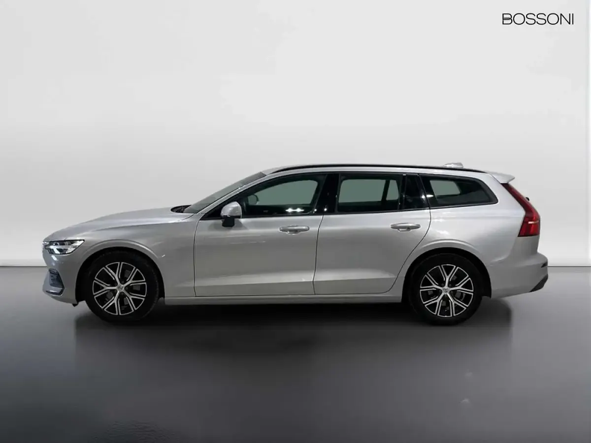 Usata Volvo V60 145 CV (106 kW) 2023 Argento Station wagon