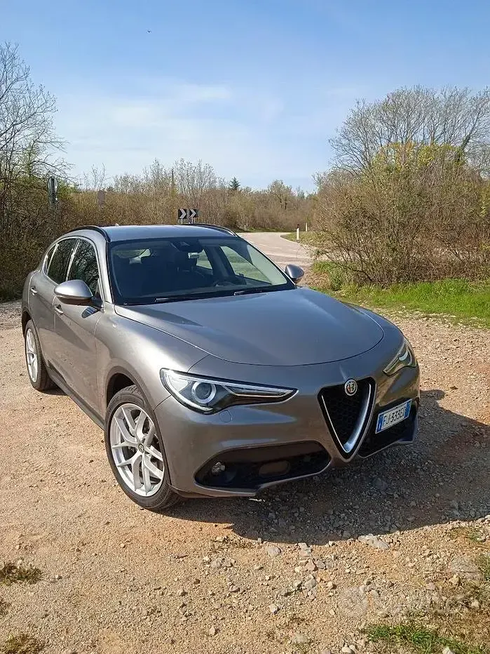 Usata Alfa Romeo Stelvio 210 CV (154 kW) 2017 Grigio SUV