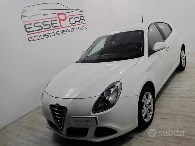 Bianco Usata 2016 Alfa Romeo Giulietta Due volumi | 9900 € (Super prezzo) - Immagine 1/4