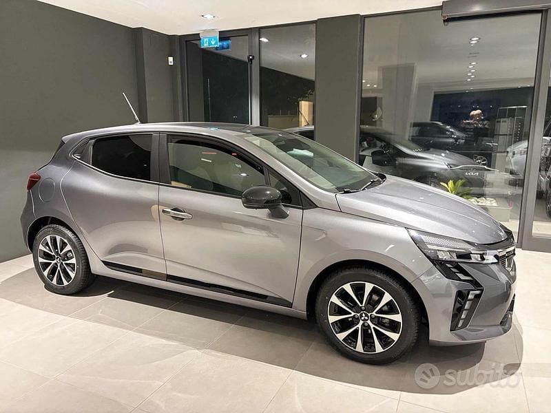 Nuova Mitsubishi Colt Invite 100 CV (73 kW) 2025 Grigio Berlina