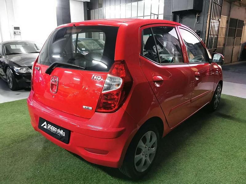Używany Hyundai i10 Comfort 86 KM (63 kW) 2012 Czerwony Hatchback