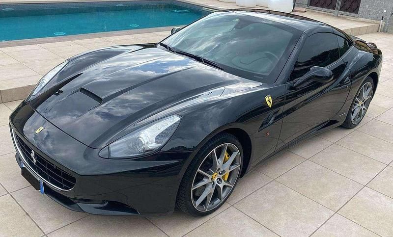 Nero(met.) Usata 2010 Ferrari California Cabrio | 99.900 € (Super prezzo) - Immagine 1/4