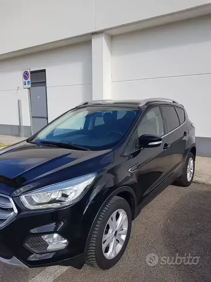Usata Ford Kuga 120 CV (88 kW) 2018 SUV