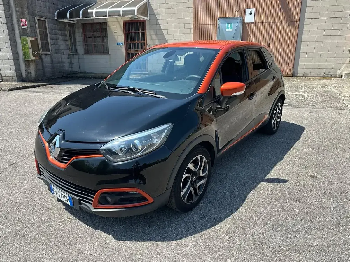 Usata Renault Captur 90 CV (66 kW) 2014 Nero SUV