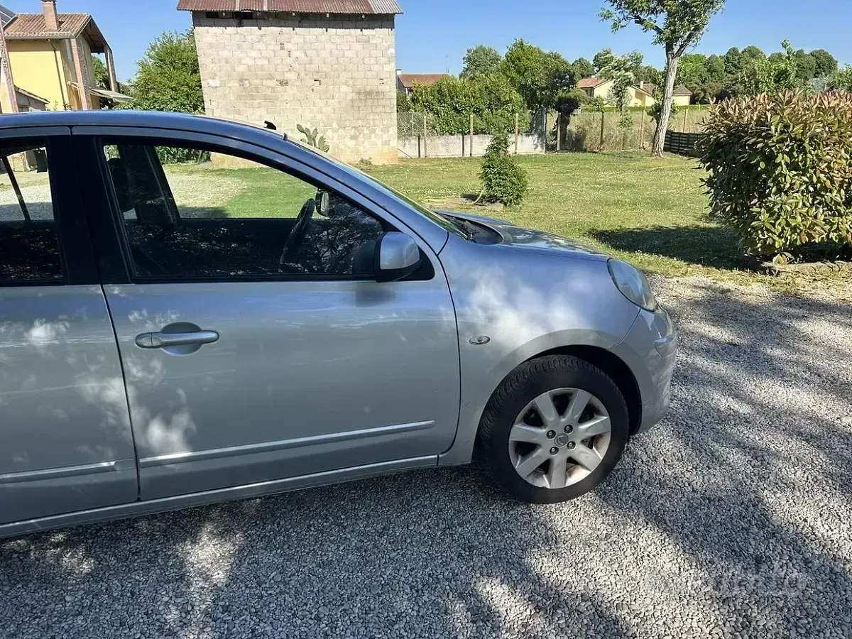 Usata Nissan Micra Acenta 80 CV (58 kW) 2012 Grigio Utilitaria