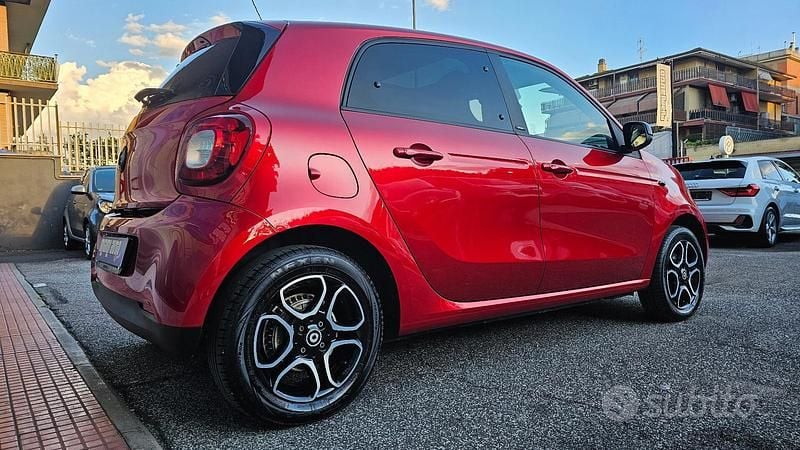Usata Smart ForFour Prime 89 CV (65 kW) 2019 Rosso Utilitaria