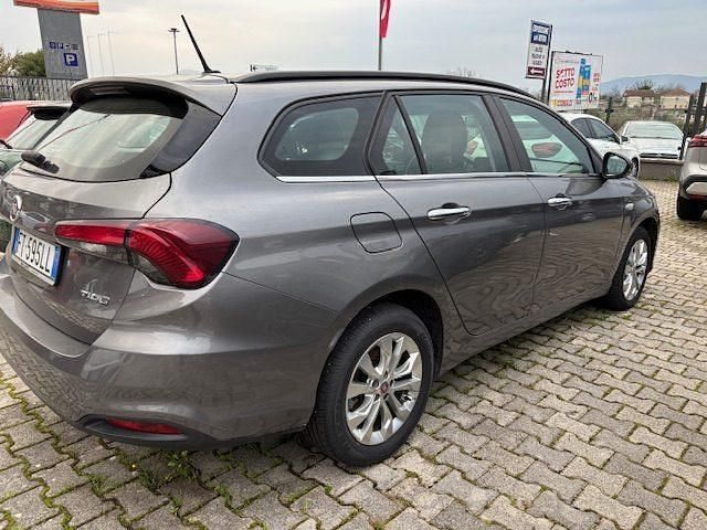 Usata Fiat Tipo Business 120 CV (88 kW) 2018 Grigio scuro Station wagon