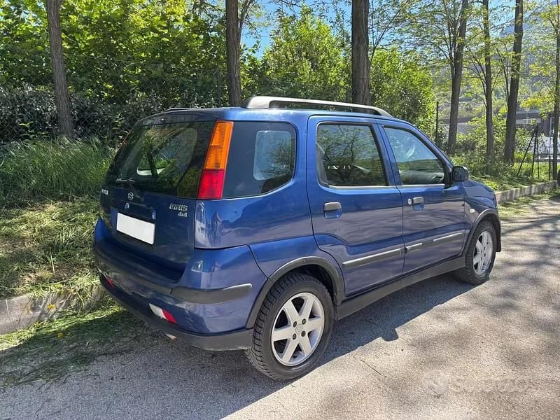Usado Suzuki Ignis 99 CV (72 kW) 2004 Azul Utilitario