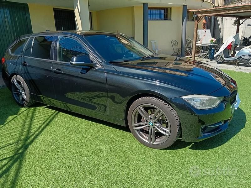 Usata BMW 318 Sport Line 143 CV (105 kW) 2014 Nero Station wagon