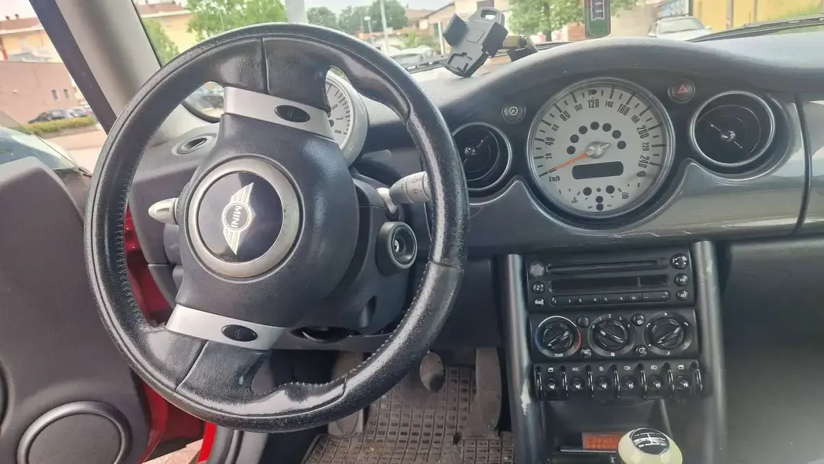Usata Mini Cooper 116 CV (85 kW) 2005 Rosso Utilitaria