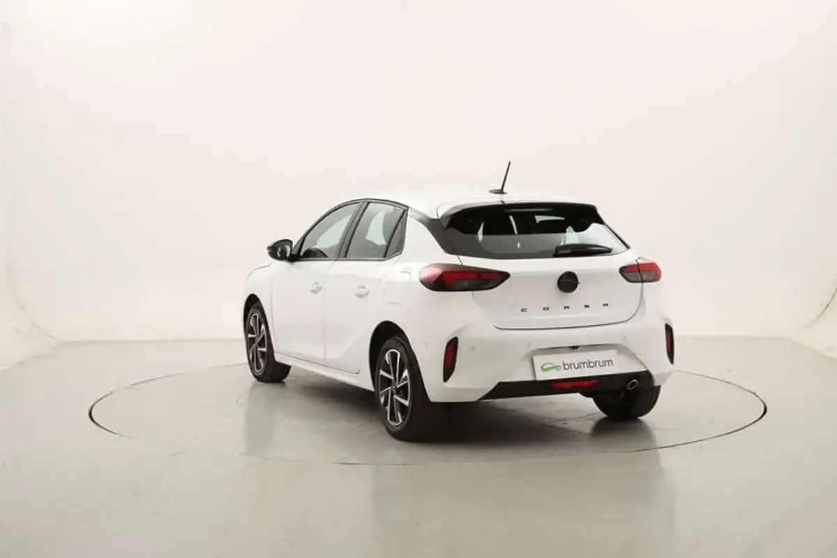 Usata Opel Corsa 101 CV (74 kW) 2025 Bianco Utilitaria
